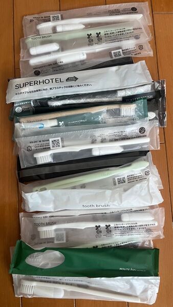 【20本セット】使い捨て歯ブラシ 歯ブラシ 簡易歯磨き粉付き 20本セット まとめ売り