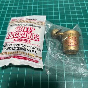 2個 カップヌードル 日清 キャラポット マスコット キーチェーン フィギュア