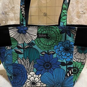ハンドメイド ショルダーバッグ 両脇ポケット付き