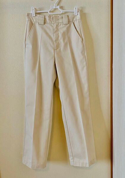 GU センタープレスストレートパンツ オフホワイト S