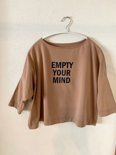 anana ロゴTシャツ クロップド丈 ブラウン