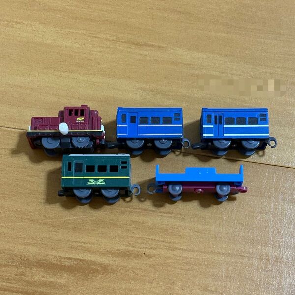 カプセルプラレール DE10 1577 貨物列車 回送