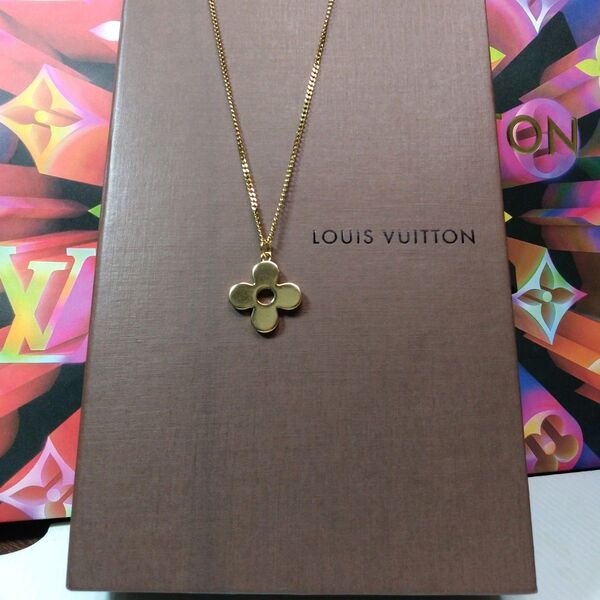 ルイヴィトン LOUISVUITTON (正規品)フラワーチャーム&ネックレスチェーン(社外品)
