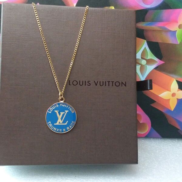 ルイヴィトン LOUISVUITTON (正規品) ★美品★サークル型T&B LVロゴ印字チャーム&ネックレスチェーン(社外品)