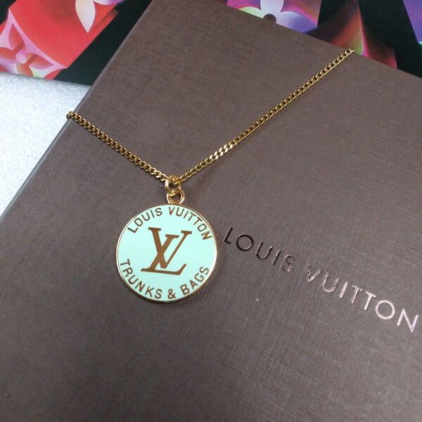 ルイヴィトン LOUISVUITTON (正規品) ★美品★サークル型T&B LVロゴ印字チャーム&ネックレスチェーン(社外品)