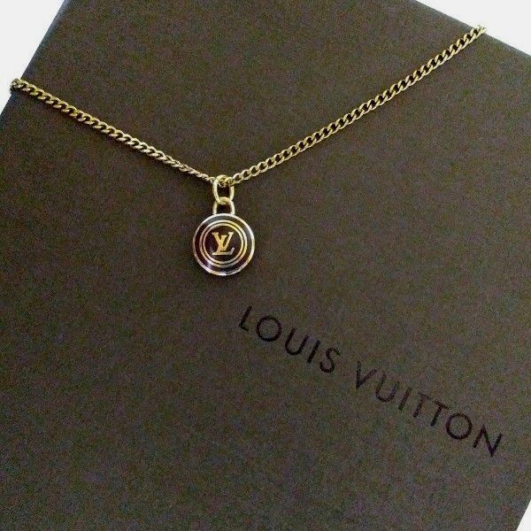 ルイヴィトン LOUISVUITTON (正規品) ★美品★サークル型LVロゴ印字チャーム&ネックレスチェーン(社外品)