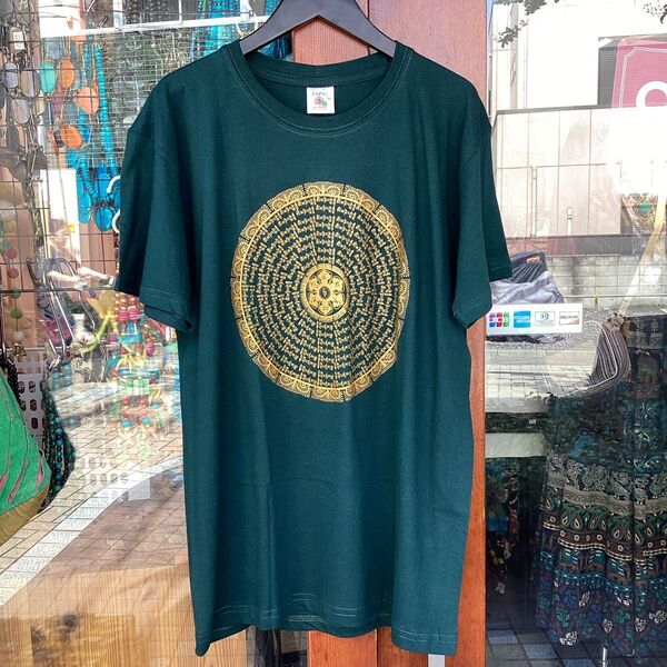 深緑にゴールドの曼荼羅プリントTシャツ Lサイズ エスニック