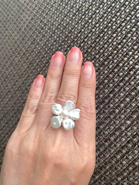 お花のリング 淡水真珠ケシ 淡水真珠 指輪 フリーサイズ 可愛い 綺麗 上品 6月誕生石