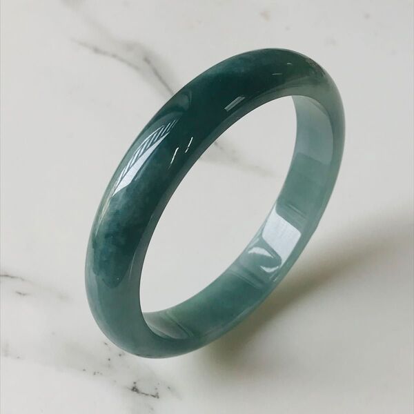 【B810-0108】ジェイド 翡翠 ヒスイ バングル 一点もの 希少 グアテマラ産 58.2mm