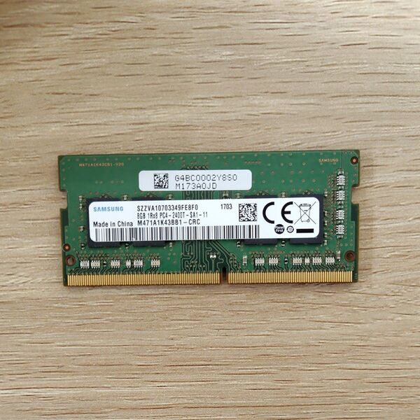 SAMSUNG DDR4ノートPCメモリ 8GB 1Rx8 PC4-2400T-SA1-11 M471A1K43BB1-CRC