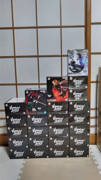 鬼滅の刃フィギュア24体です。VIBRATIONSTARS PLUS竈門炭治郎10体/煉獄杏寿朗11体/VIBRATIONえん夢3