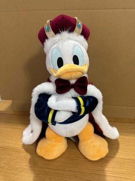 DONALD THE KING BIRTHDAYドナルド バースデー キング ぬいぐるみ