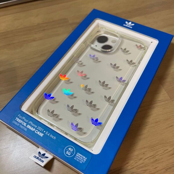 【新品未開封】adidas iPhone 13 mini用 ホログラムクリアケース