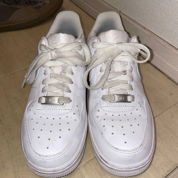美品 NIKE AIR FORCE1 スニーカー ホワイト 23.5 エアフォースワン
