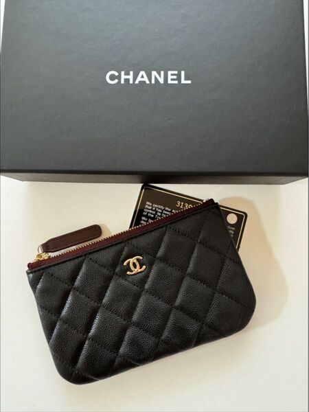 CHANELシャネル 新品同様 クラシックスモールジップポーチ AP4020 キャビアスキン マトラッセ
