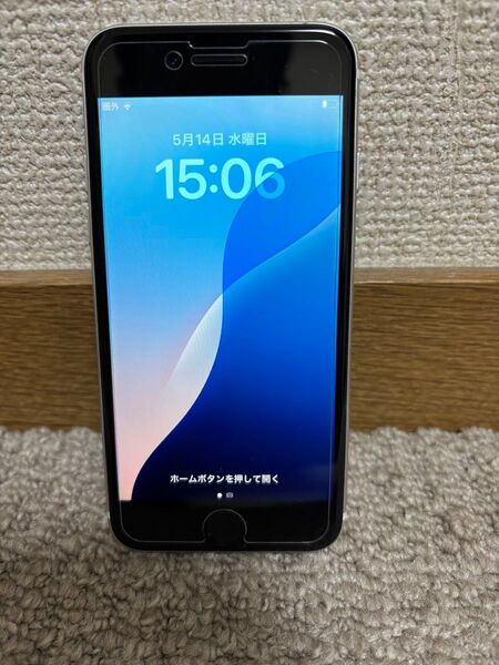 iPhone SE2 第2世代 128GB ホワイト SIMフリー Apple バッテリー89% ケース付 背面割れ