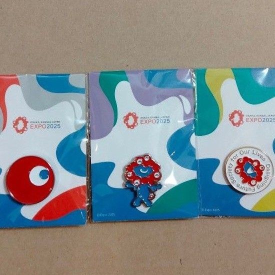 大阪関西万博 ミャクミャク ピンバッジ 3個セット こみゃく ニコニコ ウインク 記念チケットver.