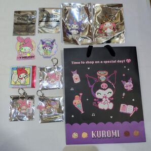 マイメロディ、クロミ 立体ラバーキーホルダー、アクリルキーホルダー、ステッカー、ギフトバッグ 9点 宇佐美