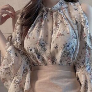 オフショル花柄シフォンブラウス