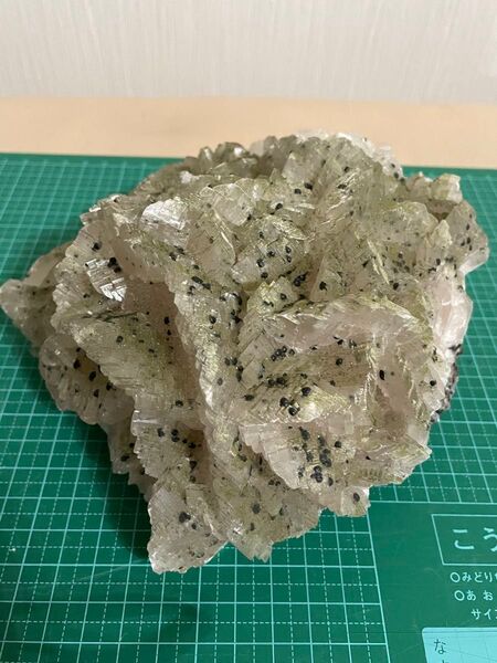 水晶クラスター 緑泥石付き 原石 天然石 鉱物標本