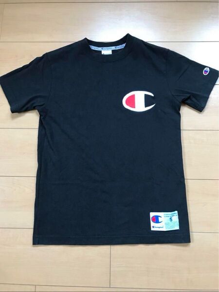 チャンピオンビッグロゴTシャツ美品Ssize Champion 黒 半袖