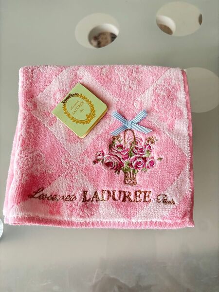新品タグ付き LADUREE ラデュレ ピンク タオルハンカチ