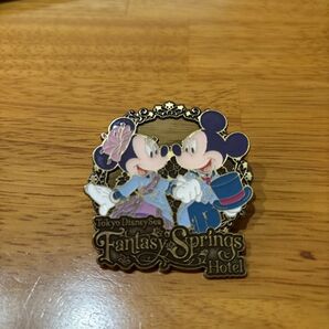 ファンタジースプリングスホテル開業記念ピンバッジ