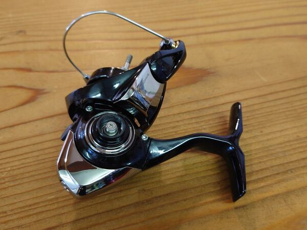 ダイワ 23 レガリス LT 1000S ボディ