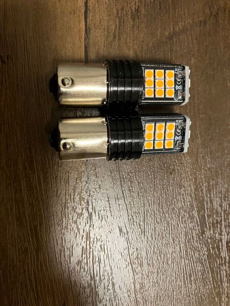 24LEDチップ ハイフラ防止機能内蔵 明るいLEDウィンカーバルブ S25シングル 150度ピン角違いハイフラ抵抗器内蔵