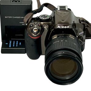 【美品 希少品】 Nikon D5200 レンズキット AF-S NIKKOR 18-70mm ブロンズ 充電器・電池付き