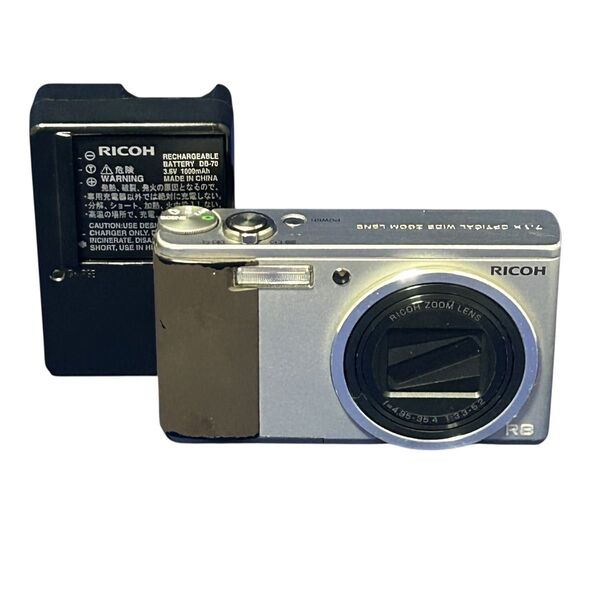 RICOH R8 コンパクトデジタルカメラ 充電器・バッテリー付属 オールドコンデジ