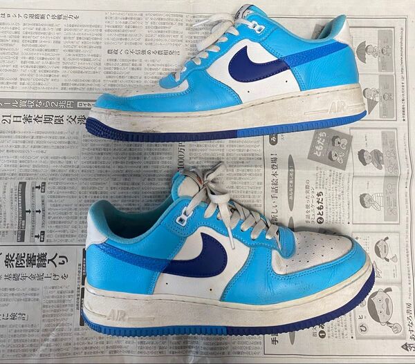 NIKE AIR FORCE 1 LV8 青 スニーカー