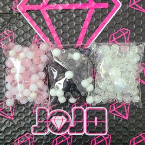 【値下げ済】DIYJOJO JOJOビーズ 「喋れない仲間」「地味にすごい」高品質ガラスビーズ レジンビーズ スターライトビーズ