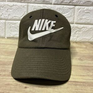 NIKE ナイキ HERITAGE86 カーキ でかロゴ キャップ 帽子 キッズ