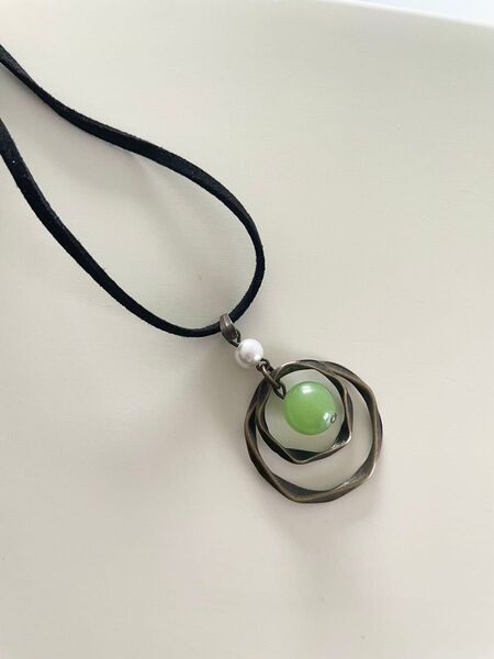 【ハンドメイド】 天然石のネックレス グリーン ネックレス ペンダント 飾り ペンダント ネックレス