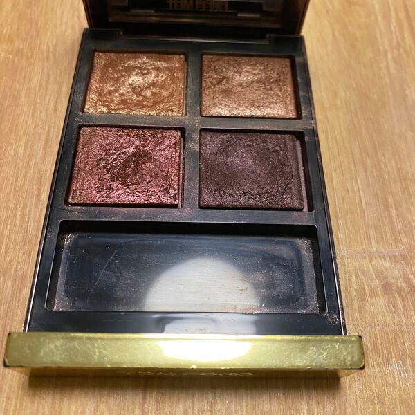 TOM FORD BEAUTY アイカラークォード