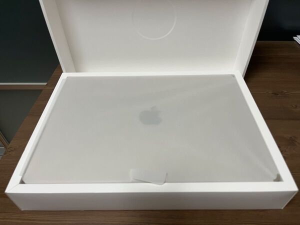 特価MacBook air 2022 15inch M2 スターライト付属品完備 当日匿名配送!