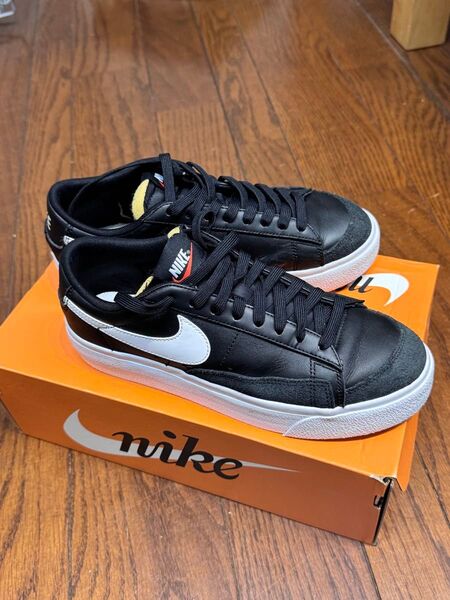 NIKE W BLAZER LOW PLATFORM 26センチ