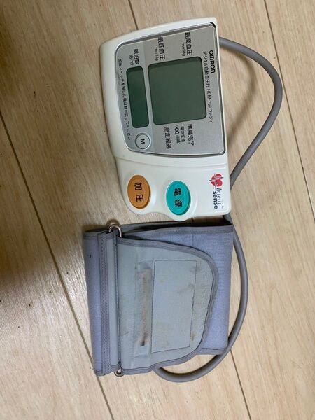 最終価格上腕式血圧計 HEM-757オムロン