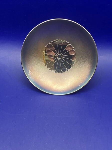 純銀製盃(29.15g) 造幣局製silverの刻印あり 菊紋入り 議会開設70年記念(昭和35年) いぶし銀仕上げ 桐箱入り