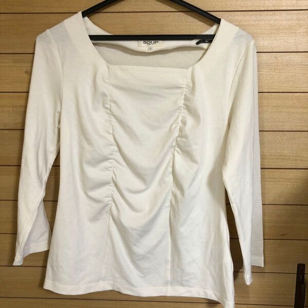 WORLD soup カットソー 白 ドレープ トップス M 長袖カットソー 長袖 シンプル 着回し抜群 美品 未使用 Tシャツ