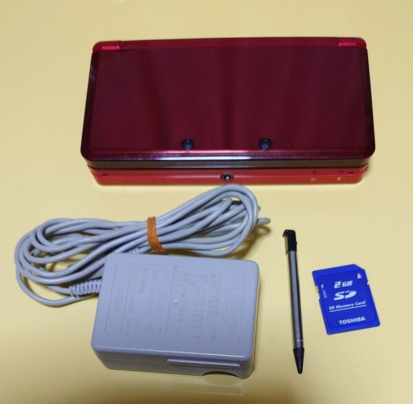 ニンテンドー3DS メタリックレッド 本体 ACアダプター付き