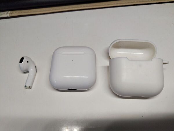 pro4 ワイヤレスイヤホン 充電ケース付属 シリコンカバー付き (注意)イヤホン左側のみです