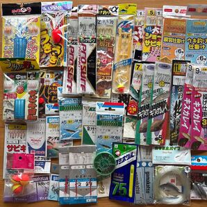 釣具 40点以上 ウキ 投釣 サビキ 仕掛 ケミホタル 天秤 オモリ コマセ カゴ 糸 針 オモリ シモリ パイプ ボックス詰込