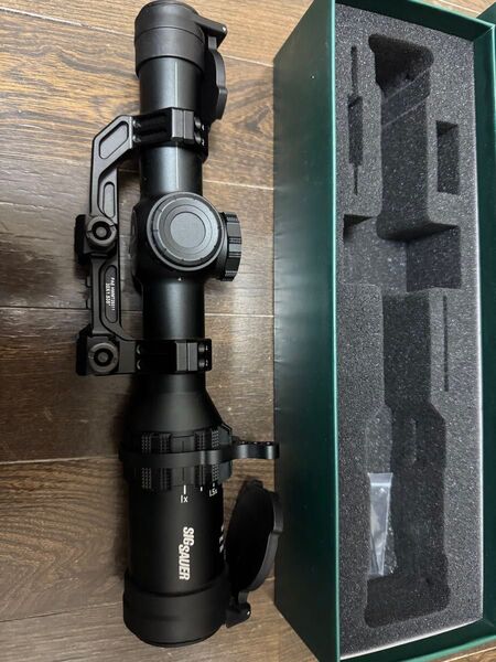 Evolution Gear製 SIG TANGO 6T DVO 1-6X24mm ショートスコープ