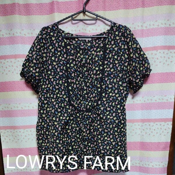 トップス ブラウス Lサイズ ローリーズファーム LOWRYS FARM 花柄 半袖カットソー説明欄お読み願います。