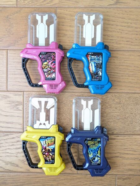 DXガシャット 4種 セット まとめ マイティアクションX タドルクエスト 爆走バイク バンバンシューティング