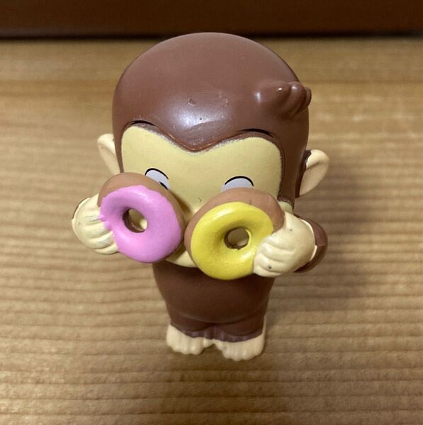 おさるのジョージ かくれんぼ ガチャガチャ