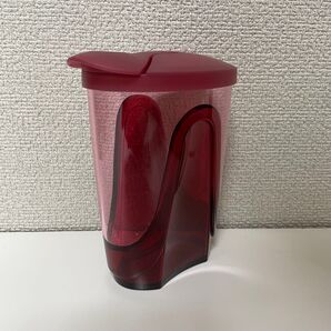 【新品未使用】Tupperware 容器(レッド)送料無料