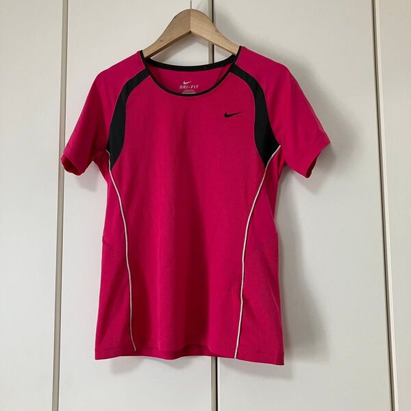 NIKE Tシャツ ピンク Sサイズ